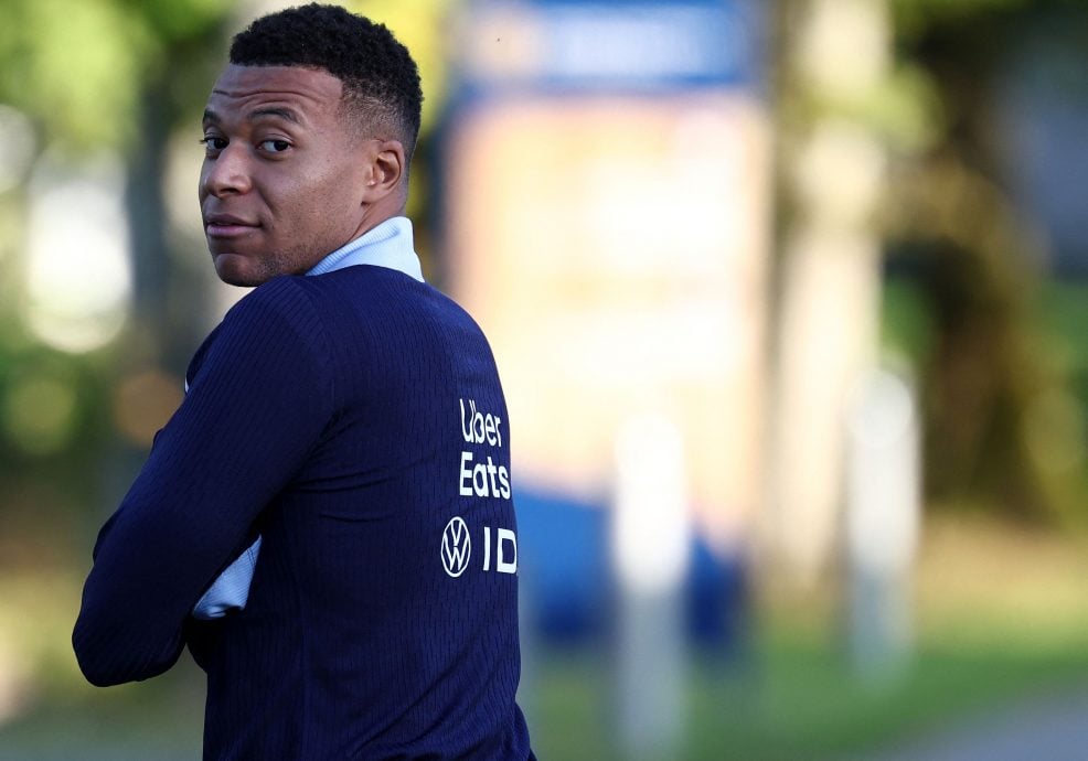 年度盛宴圆,满收官,强选手竞技,香港赛马会,赛程安排,赛果查询,马匹资料,比赛分析